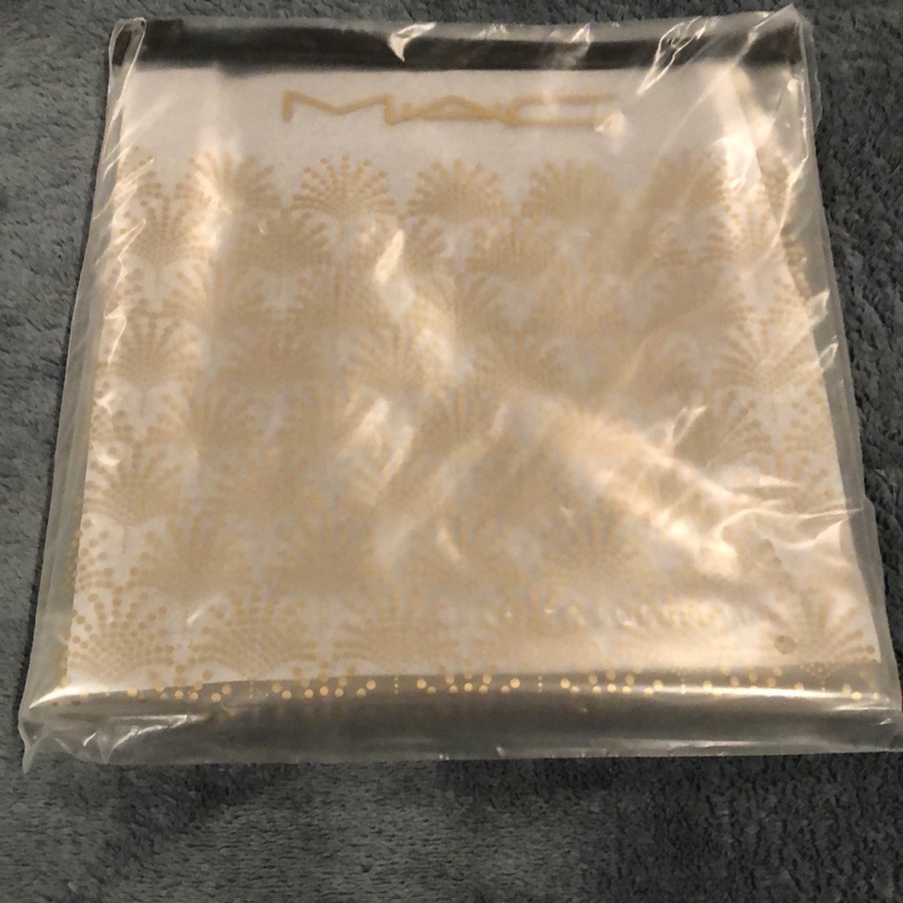 New 2022 Authentic MAC Holiday Gold Black Celebrate Make Up Cosmetic Case Bag